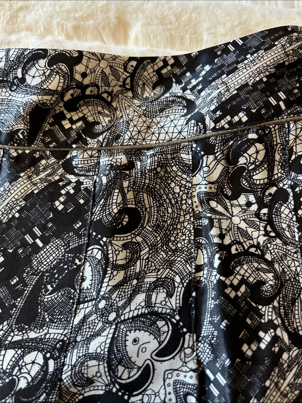Brooks Brothers Black and White Pleated Silk Skirt Size 10 - Picture 10 of 10